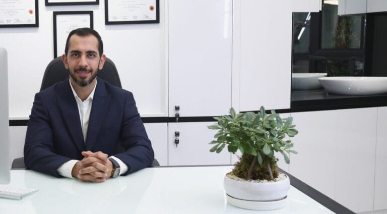 آشنایی با دکتر فرزاد قربانی